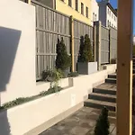 Gemütliches Einfamilienhaus In Mit 3 Schlafzimmern Mit Garten Und Parkplatz