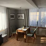 Ferienhaus Gemütliches Einfamilienhaus In Mit 3 Schlafzimmern Mit Garten Und Parkplatz Gera