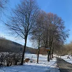 Gemütliches Einfamilienhaus In Mit 3 Schlafzimmern Mit Garten Und Parkplatz Ferienhaus