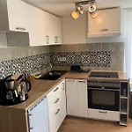 Gemütliches Einfamilienhaus In Mit 3 Schlafzimmern Mit Garten Und Parkplatz Gera