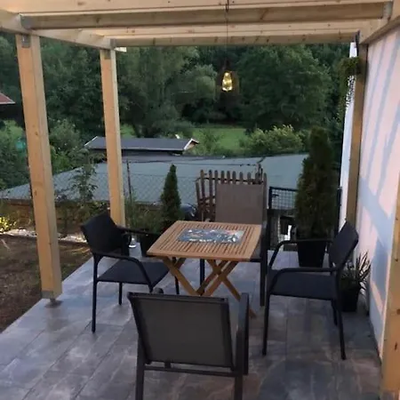 Gemuetliches Einfamilienhaus In Mit 3 Schlafzimmern Mit Garten Und Parkplatz Gera