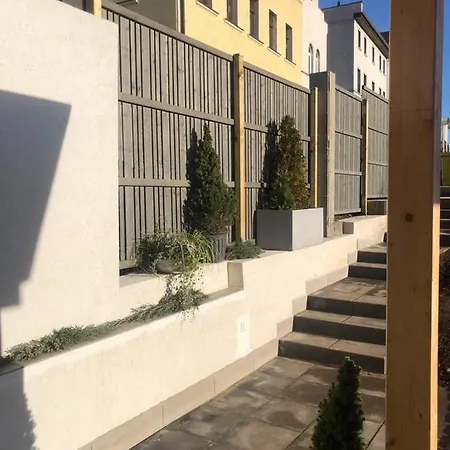Gemuetliches Einfamilienhaus In Mit 3 Schlafzimmern Mit Garten Und Parkplatz