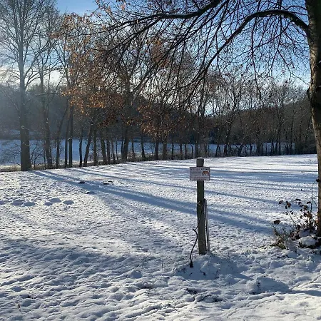 Gemuetliches Einfamilienhaus In Mit 3 Schlafzimmern Mit Garten Und Parkplatz Holiday home