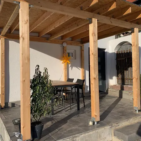 Gemuetliches Einfamilienhaus In Mit 3 Schlafzimmern Mit Garten Und Parkplatz Gera