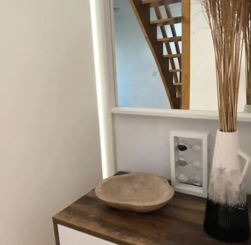 Vakantiehuis Gemuetliches Einfamilienhaus In Mit 3 Schlafzimmern Mit Garten Und Parkplatz *