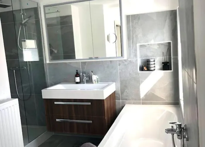 Gemuetliches Einfamilienhaus In Mit 3 Schlafzimmern Mit Garten Und Parkplatz * Gera