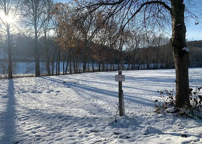 Gemuetliches Einfamilienhaus In Mit 3 Schlafzimmern Mit Garten Und Parkplatz Vakantiehuis