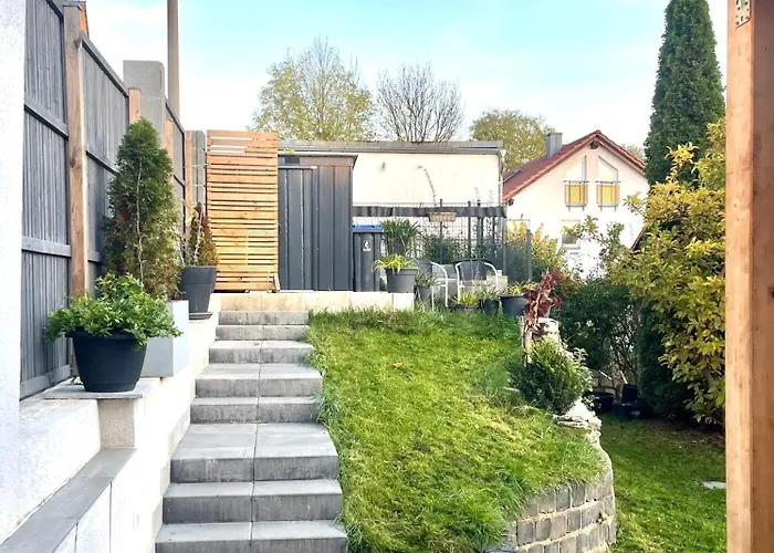 Vakantiehuis Gemuetliches Einfamilienhaus In Mit 3 Schlafzimmern Mit Garten Und Parkplatz Gera